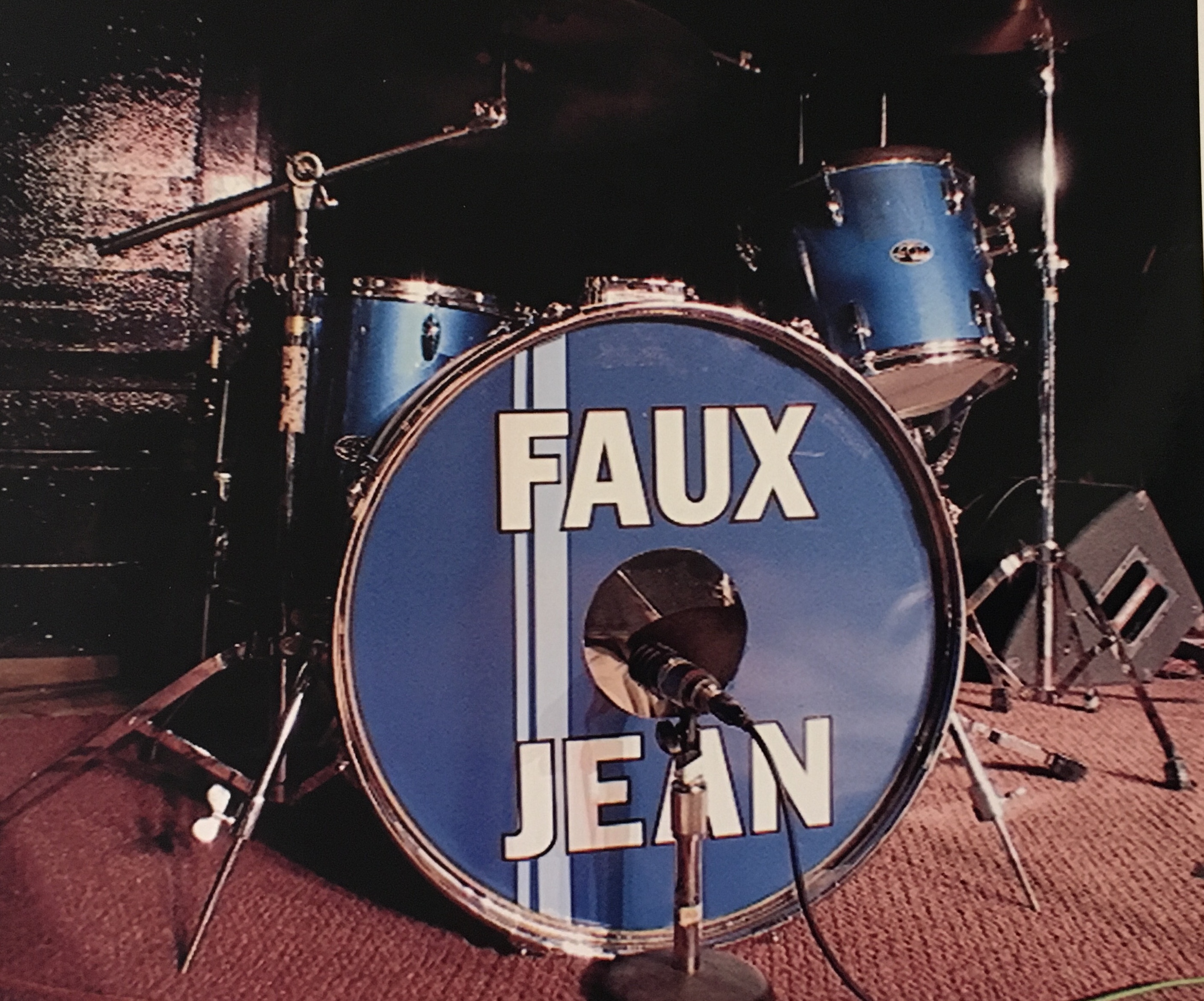 dax made this cool faux jean kick drum cover for grinder.